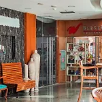 Flat Com Servico E Lazer Com Vista Para O Mar Da Barra Da Tijuca