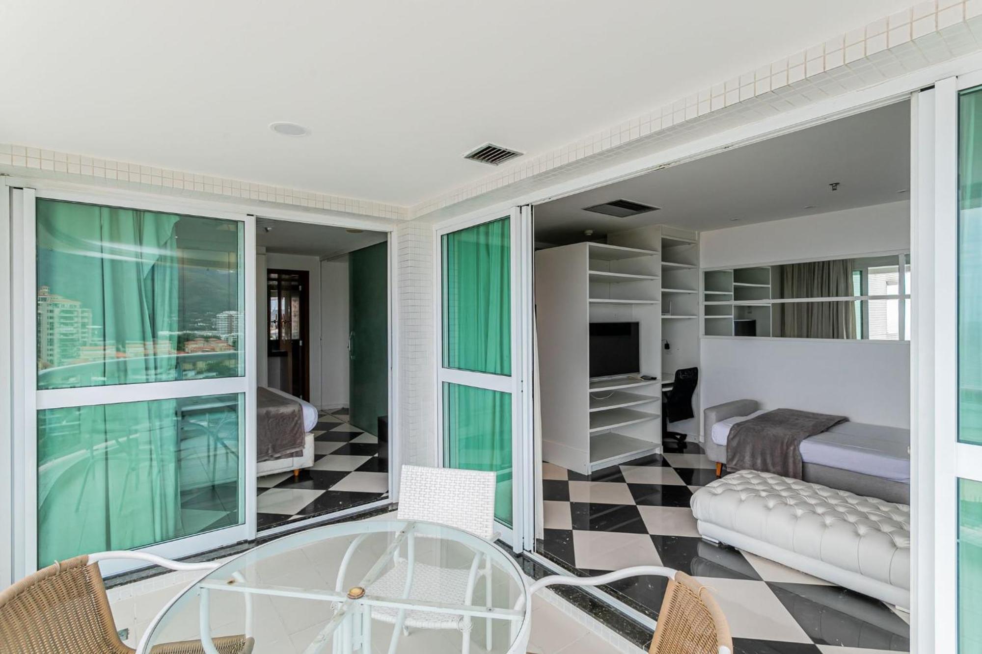 Flat Com Servico E Lazer Com Vista O Mar Da Barra Da Tijuca Apartamento