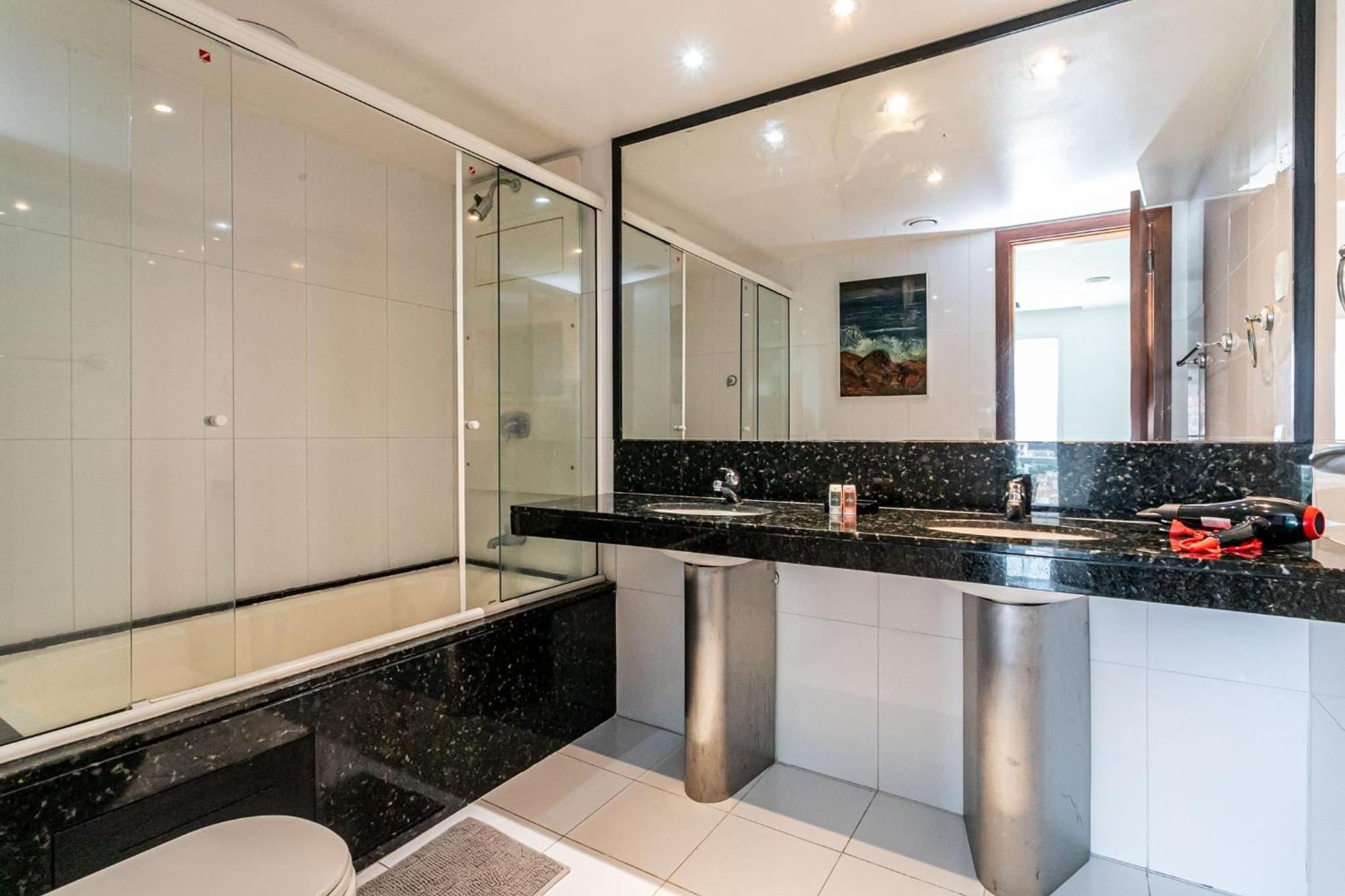 Flat Com Servico E Lazer Com Vista O Mar Da Barra Da Tijuca *